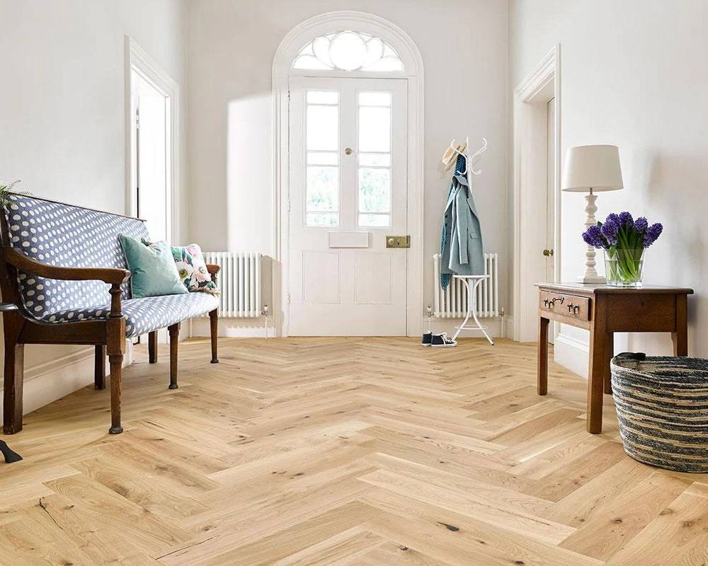 parquet-pose-chevron Porte de garage PVC Menuiserie 2000 - Amboise